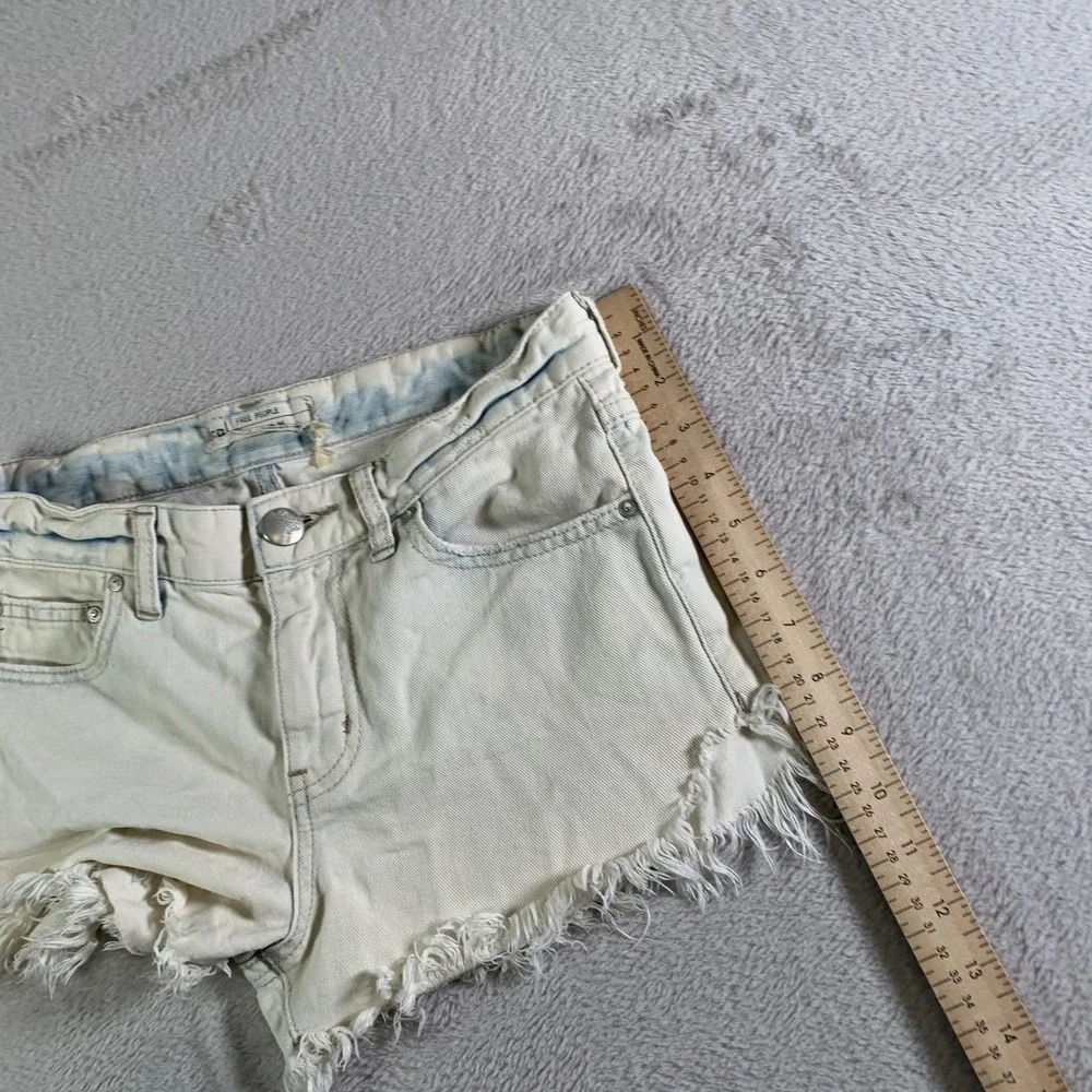Free People Denim Cutoff Shorts Womens 25 White Raw Hem‎ Frayed Denim Casual